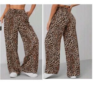 NWT Davi & Dani Leopard Print Wide Leg Pants
